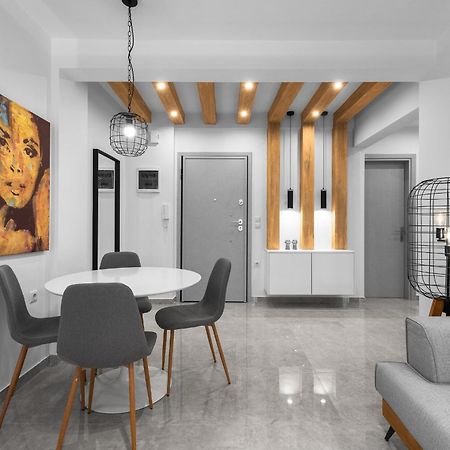 Wood N White, Nilie Hospitality Mgmt Apartment Thessaloniki Exterior photo