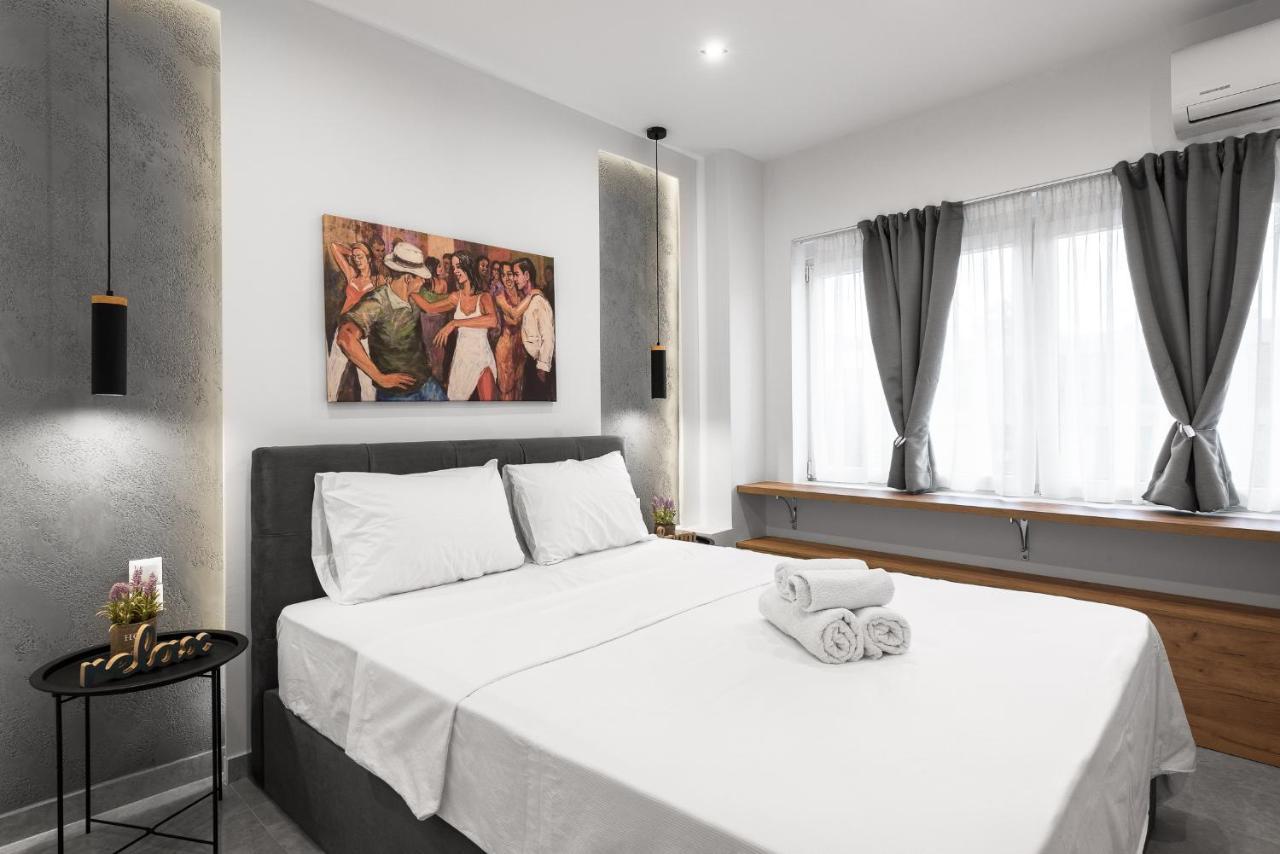 Wood N White, Nilie Hospitality Mgmt Apartment Thessaloniki Exterior photo